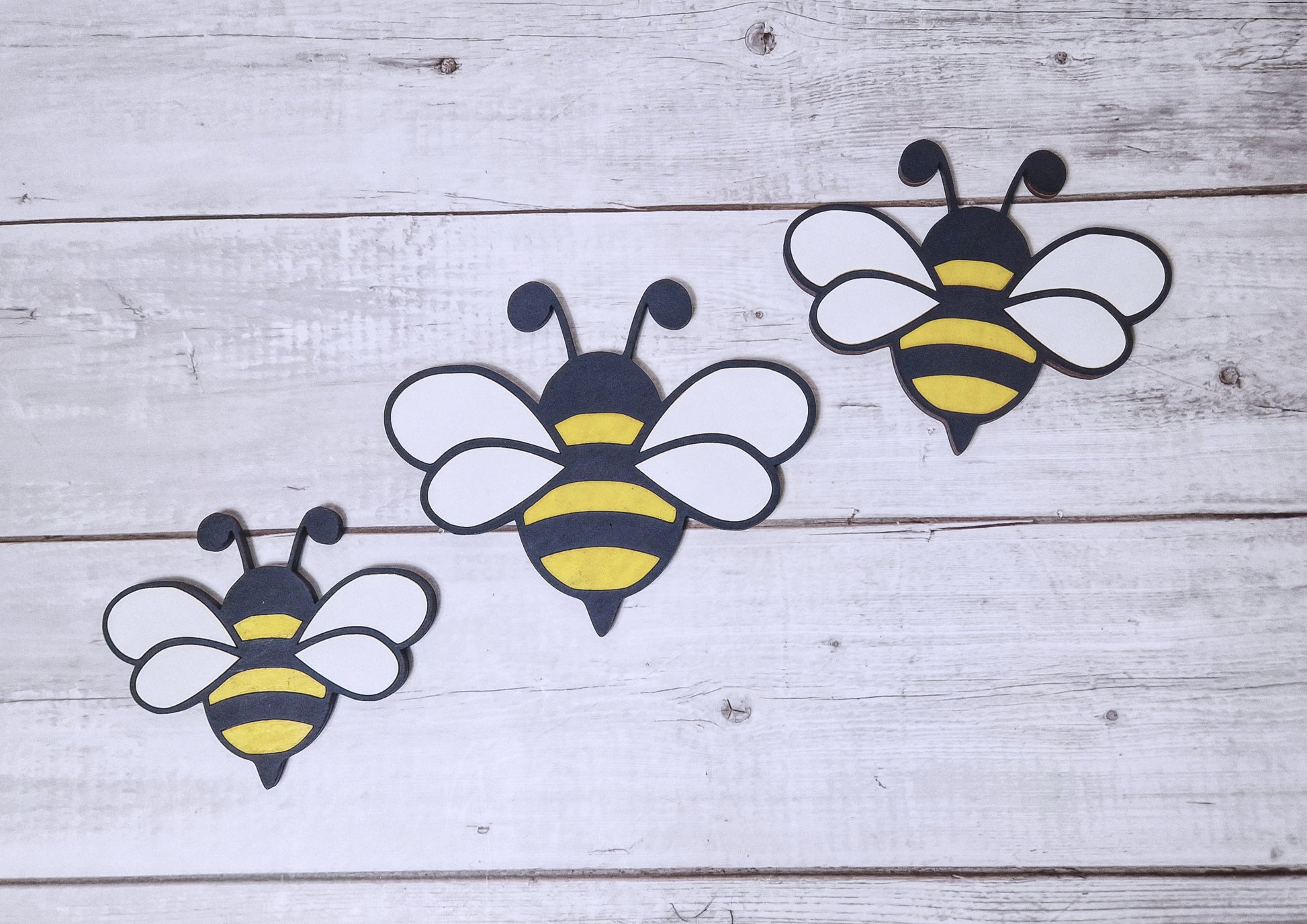 Wooden Bee wall decor