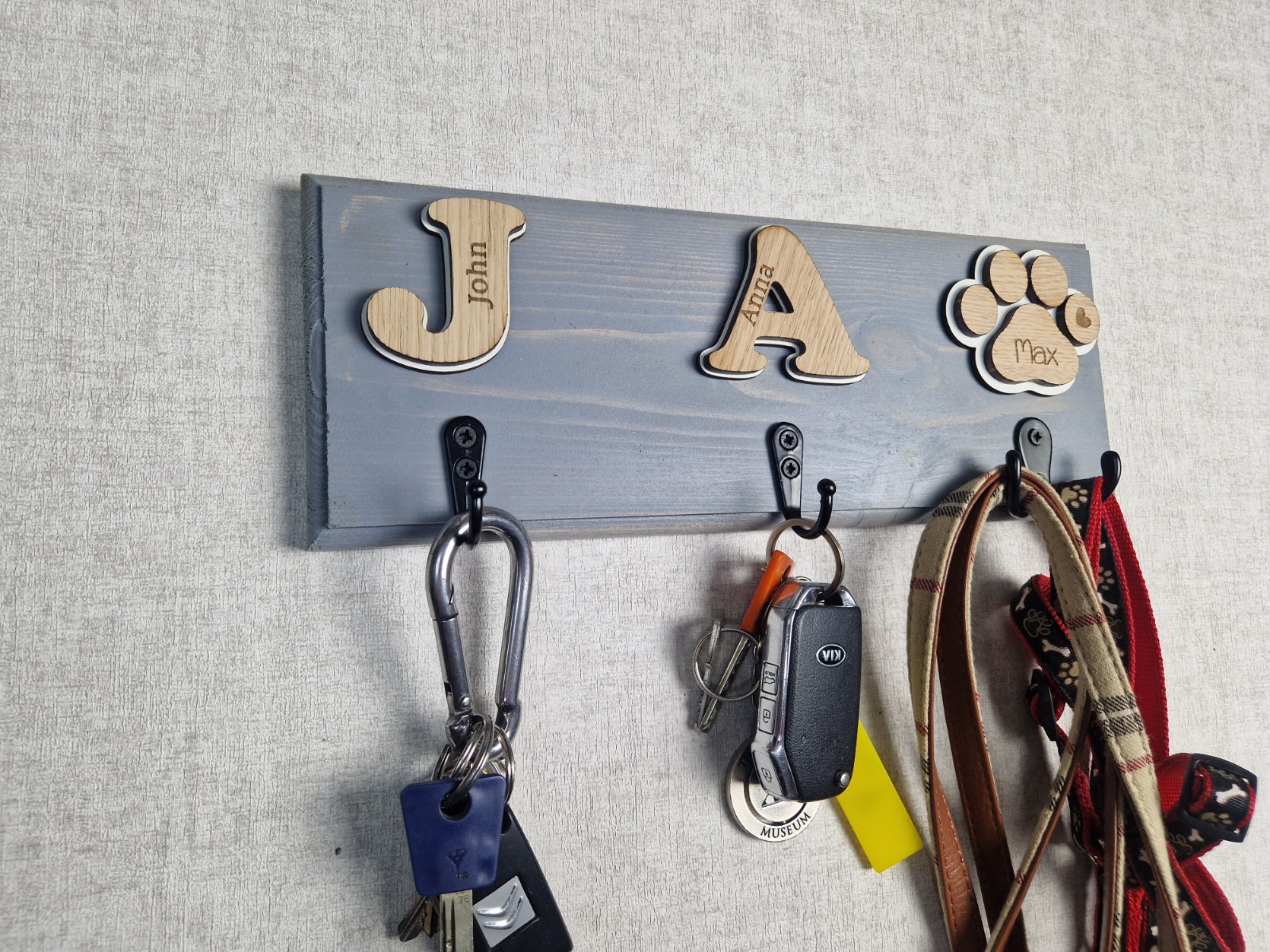 Personalised key and leash hanger