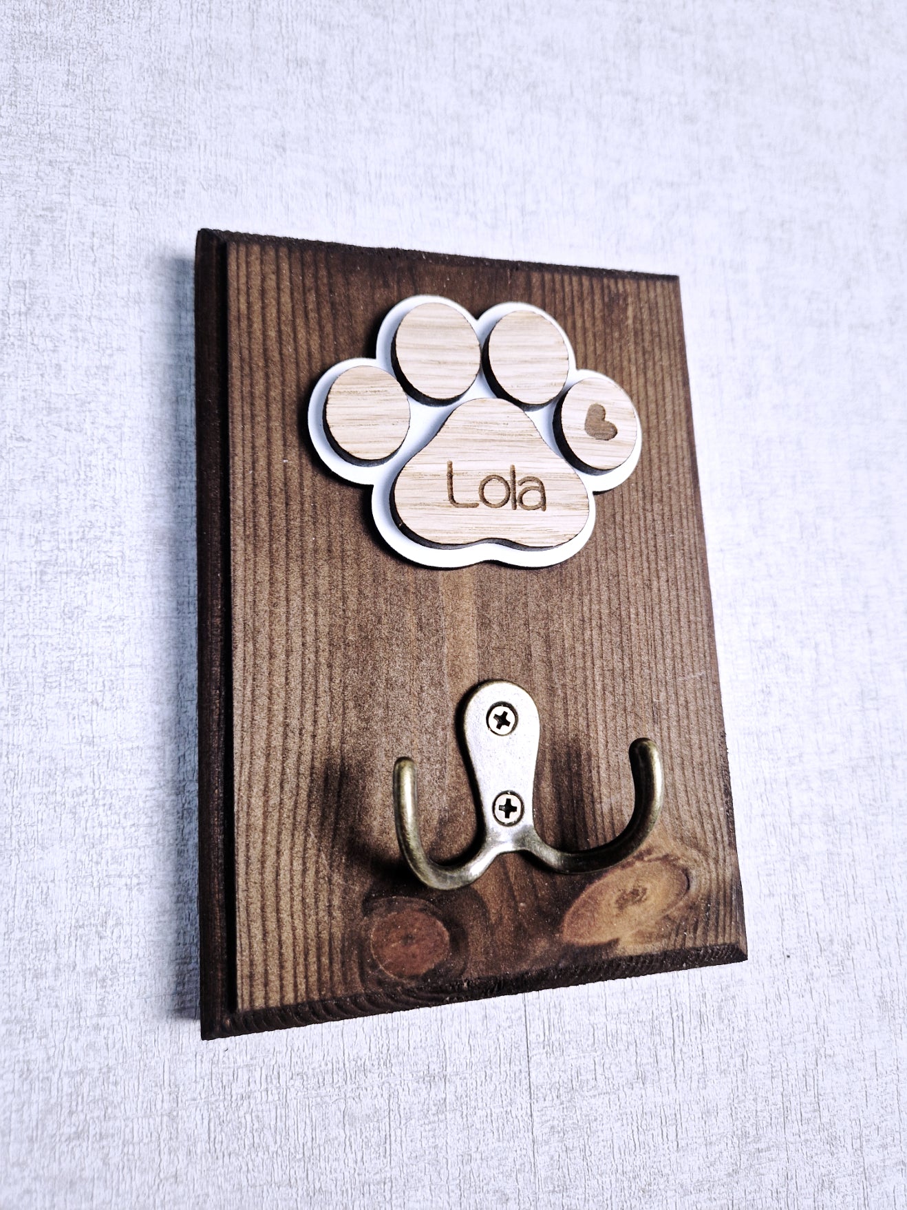 Personalised key and leash hanger