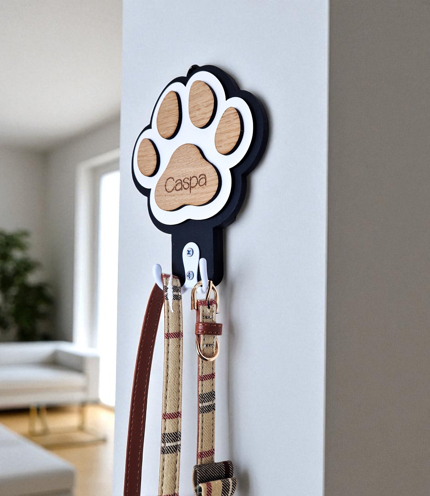 Personalised dog leash hanger